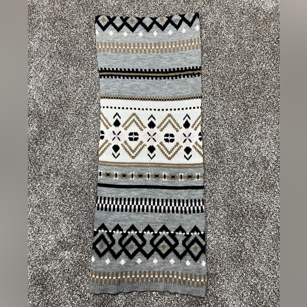 Warm Tribal Print Fashion Scarf - Picture 3 of 4